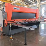 init nga pagbaligya QC11K CNC hydraulic guillotine shearing machine